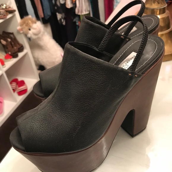 Report Wedgies - Picture 2 of 3